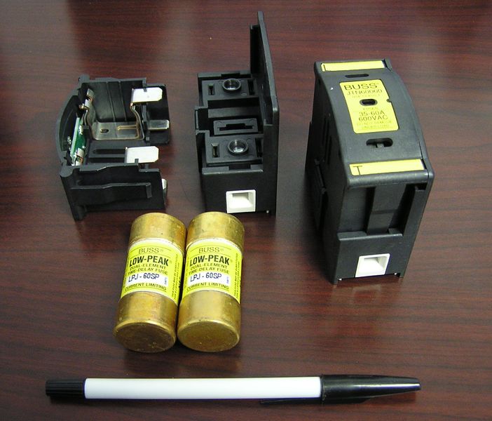 File:Fuses and Holders.JPG